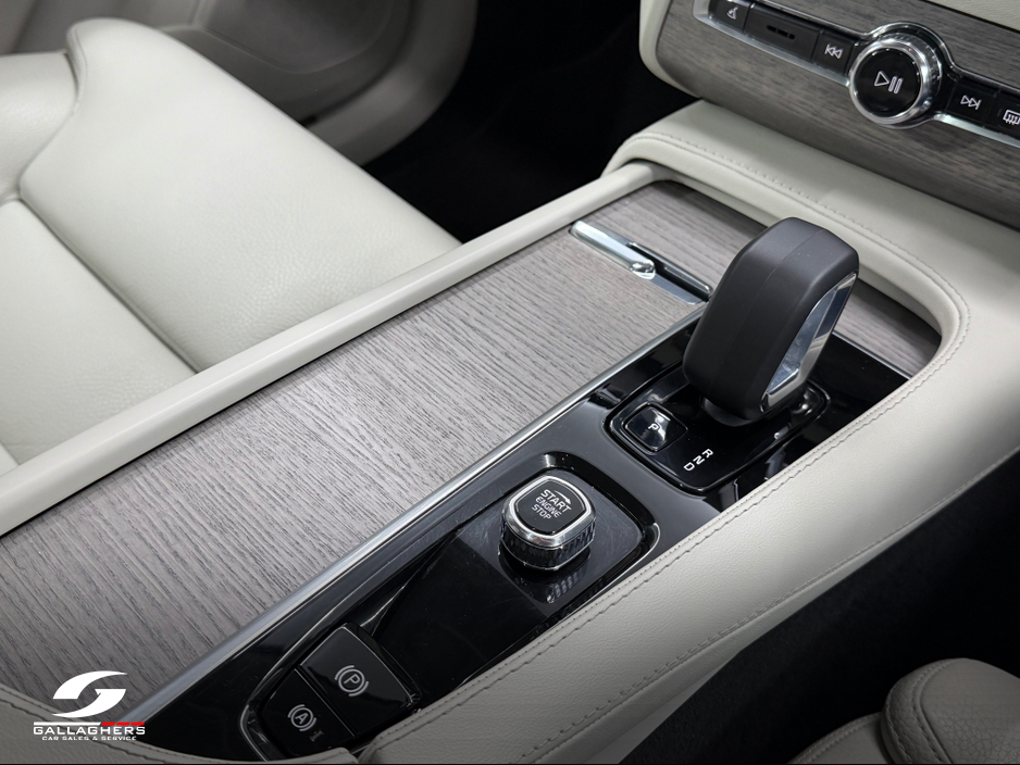 2023 Volvo XC90 - image 33