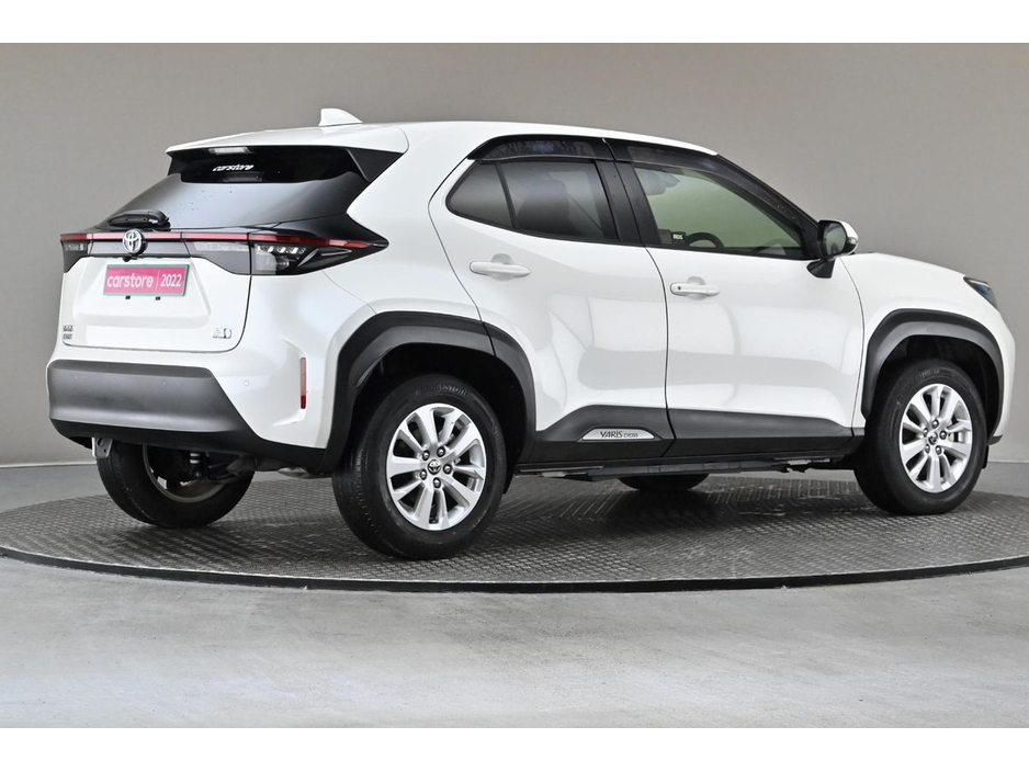 2022 Toyota Yaris Cross - image 12