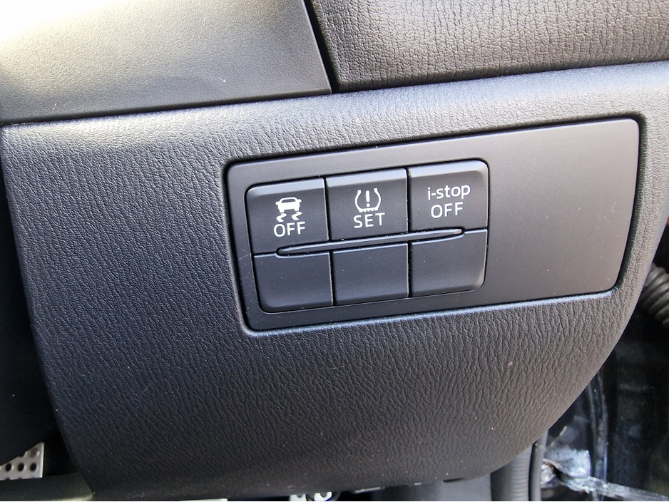 2015 Mazda Mazda3 - image 20