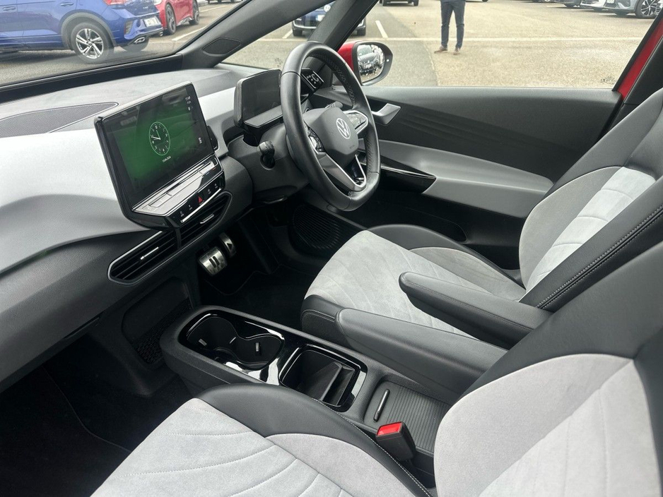 2023 Volkswagen ID.3 - image 2