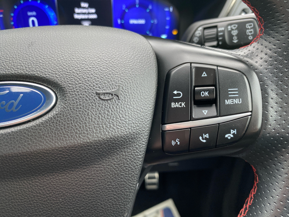 2021 Ford Kuga - image 11