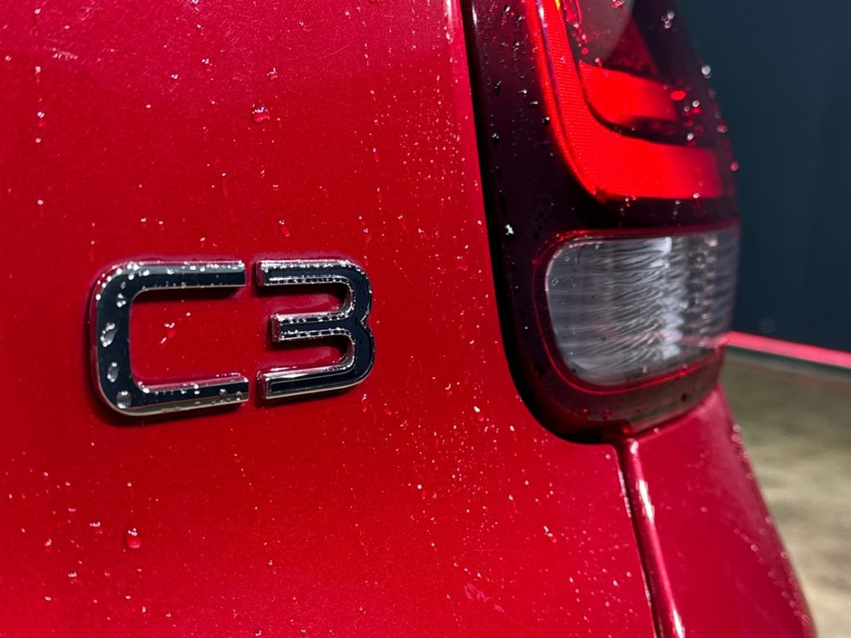 2019 Citroen C3 1.2 AUTOMATIC - RED/BLACK TWO TONE - FACTORY ALLOYS - REVERSE CAMERA - MULTI FUNCTION STEERING WHEEL - CRUISE CONTROL €12,950