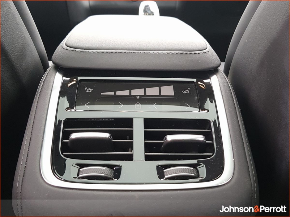 2025 Volvo XC90 - image 25