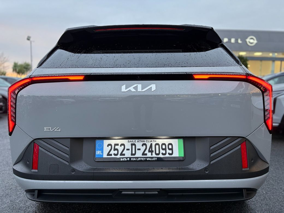 2025 Kia EV4 Earth 3 (81.4 KWh Battery) 594km range €42,995