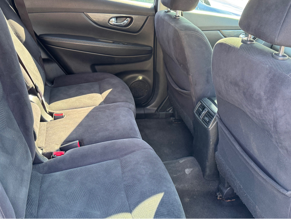 2016 Nissan X-Trail - image 10