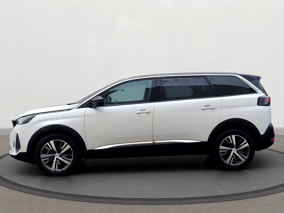 2025 Peugeot 5008 - image 3