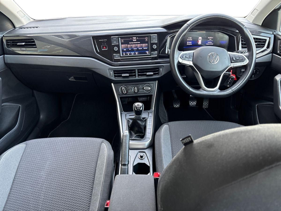 2024 Volkswagen Polo - image 8