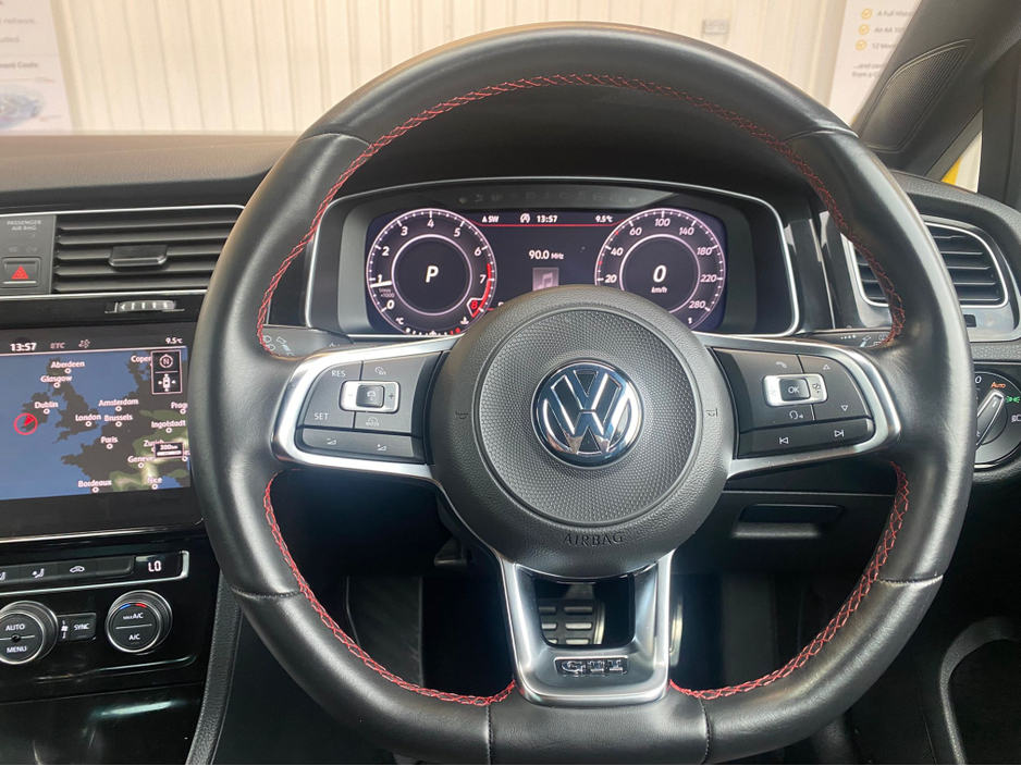 2018 Volkswagen Golf - image 9