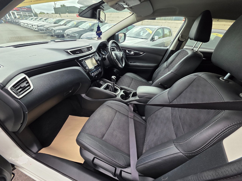2015 Nissan Qashqai - image 11