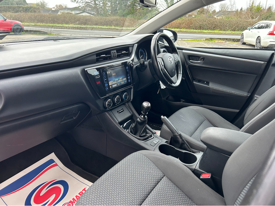 2017 Toyota Corolla 1.33 LUNA . ONE OWNER. TRADE IN WELCOME. www.nangleharris.ie. ALL CARS CHECKED WITH MOTORCHECK.IE CALL 01 5620011 €9,900