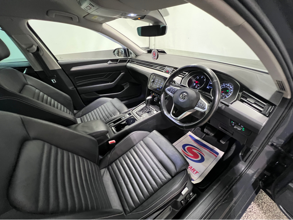 2020 Volkswagen Passat TDI SEL S-A 4DR AUTO €19,700