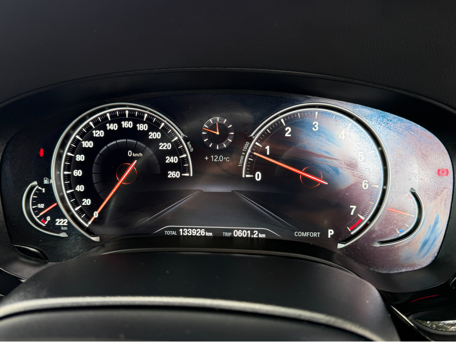 2018 BMW 5 Series - image 16