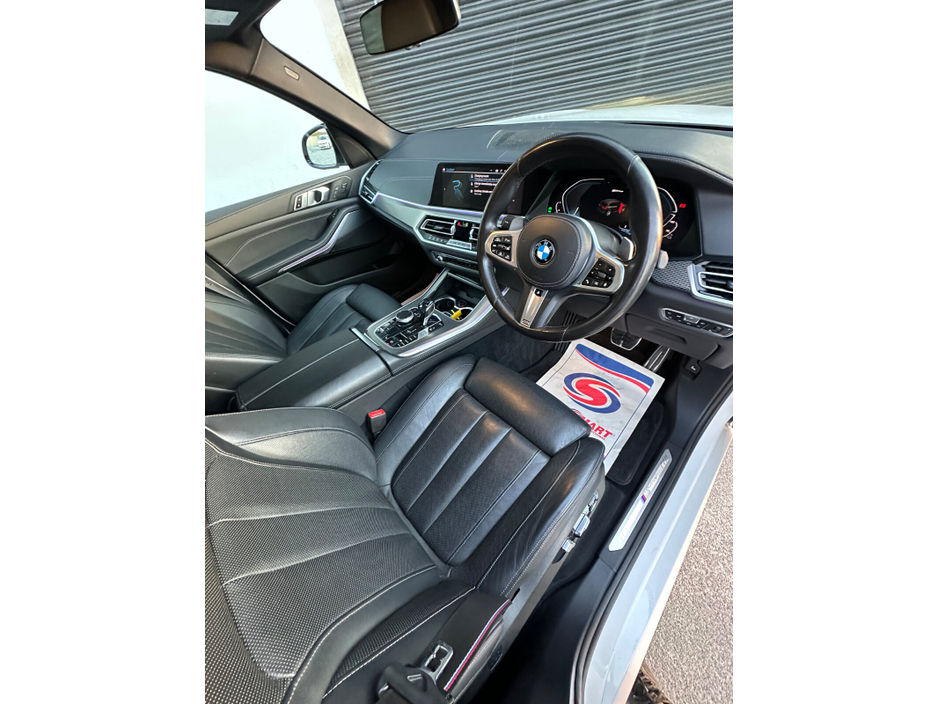 2020 BMW X5 - image 26