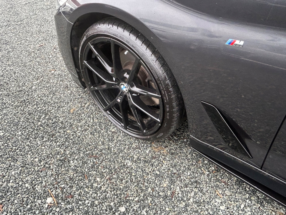 2018 BMW 5 Series - image 11