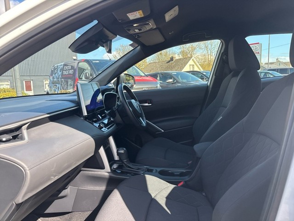 2024 Toyota Corolla Cross - image 6