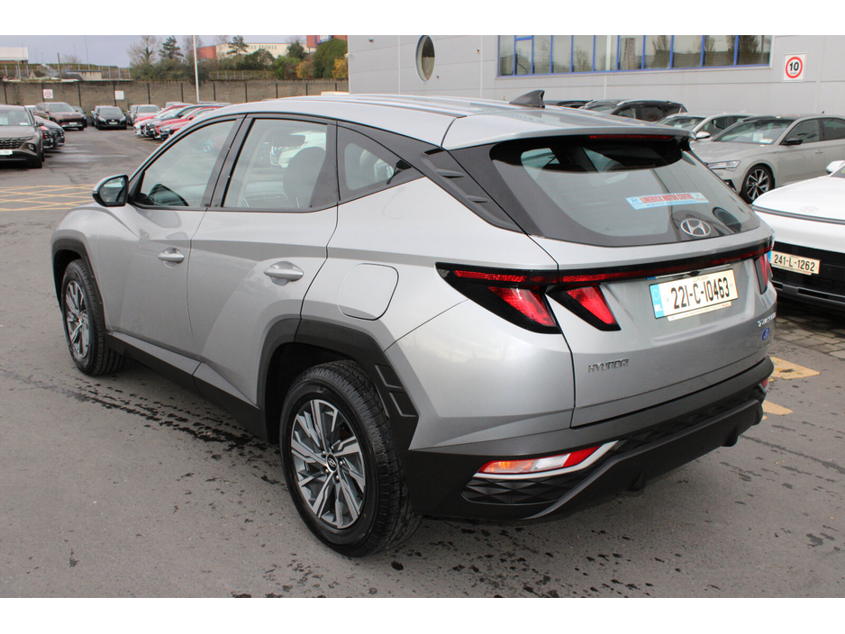 2022 Hyundai Tucson - image 3