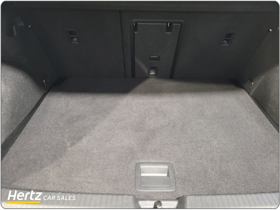 2024 Volkswagen Golf LIFE 110HP Petrol Manual €24,995