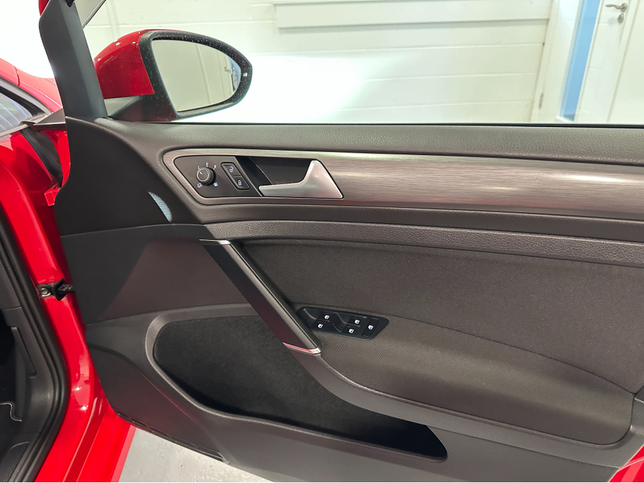 2020 Volkswagen Golf (201) COMFORTLINE 2.0TDI DSG LOW KMS VW/AUDI SPECIALISTS WWW.DENISDARCYCARS.IE €24,950