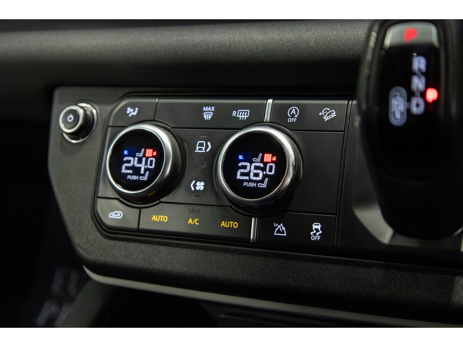 2023 Land Rover Defender - image 23