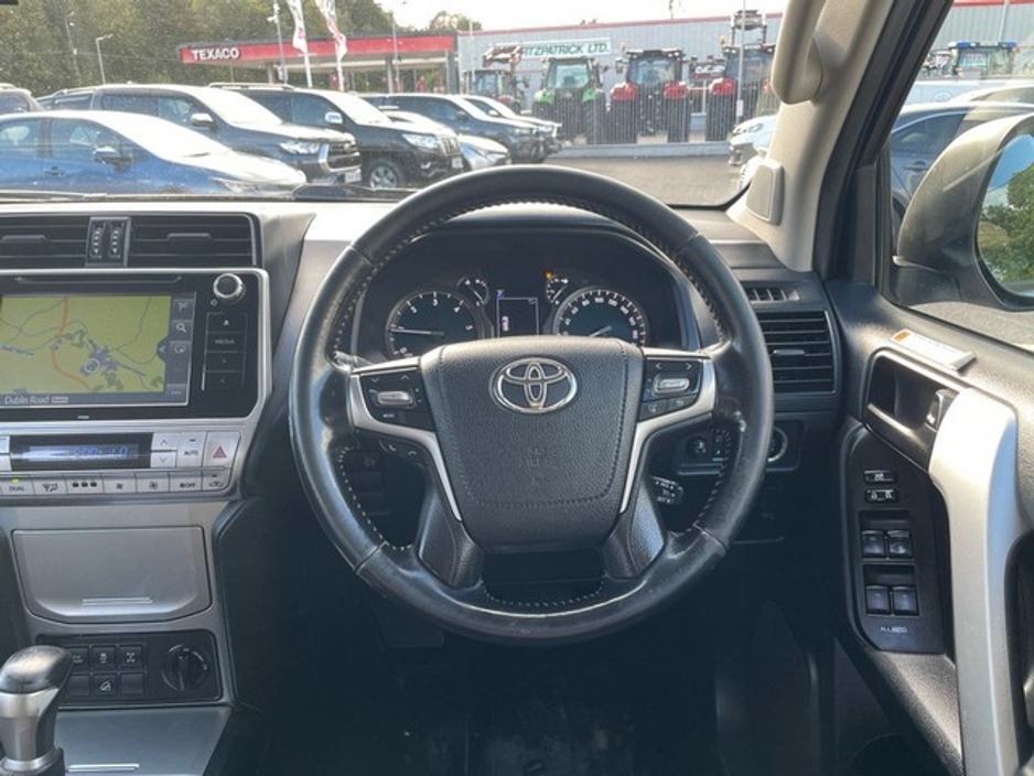 2020 Toyota Landcruiser - image 9