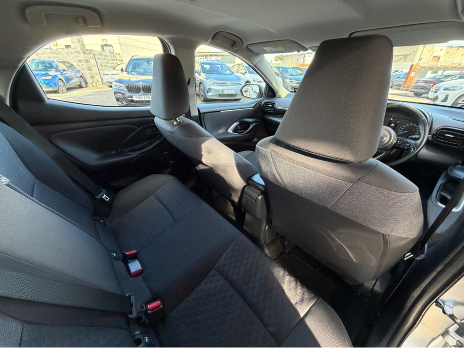 2023 Toyota Yaris - image 20