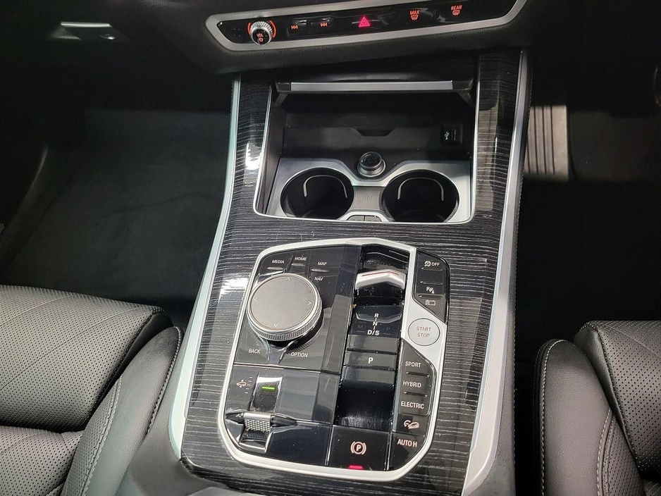 2024 BMW X5 - image 10