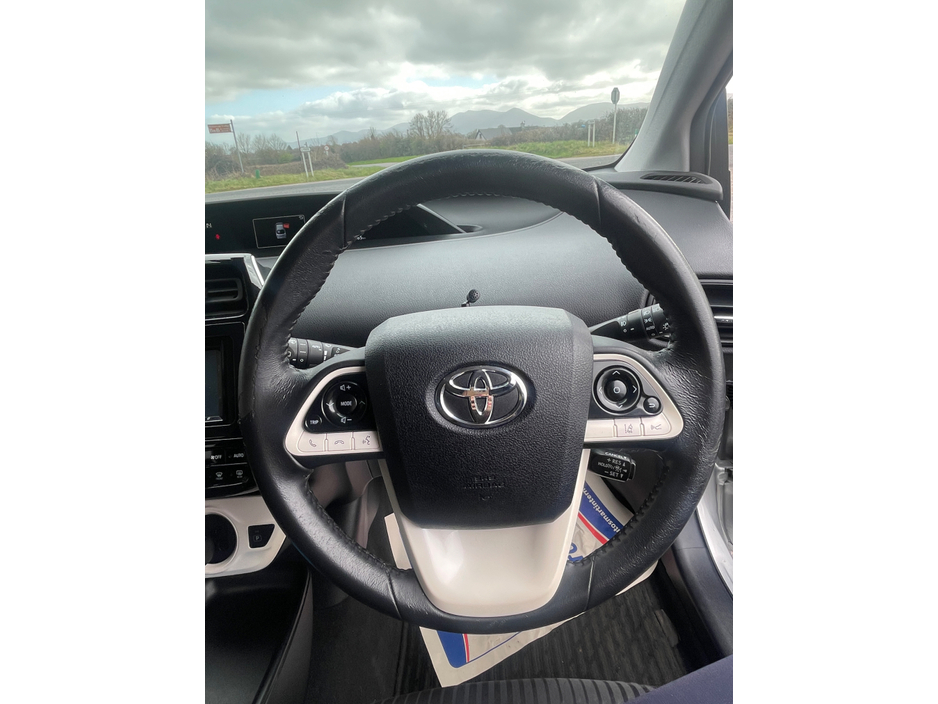 2016 Toyota Prius - image 15