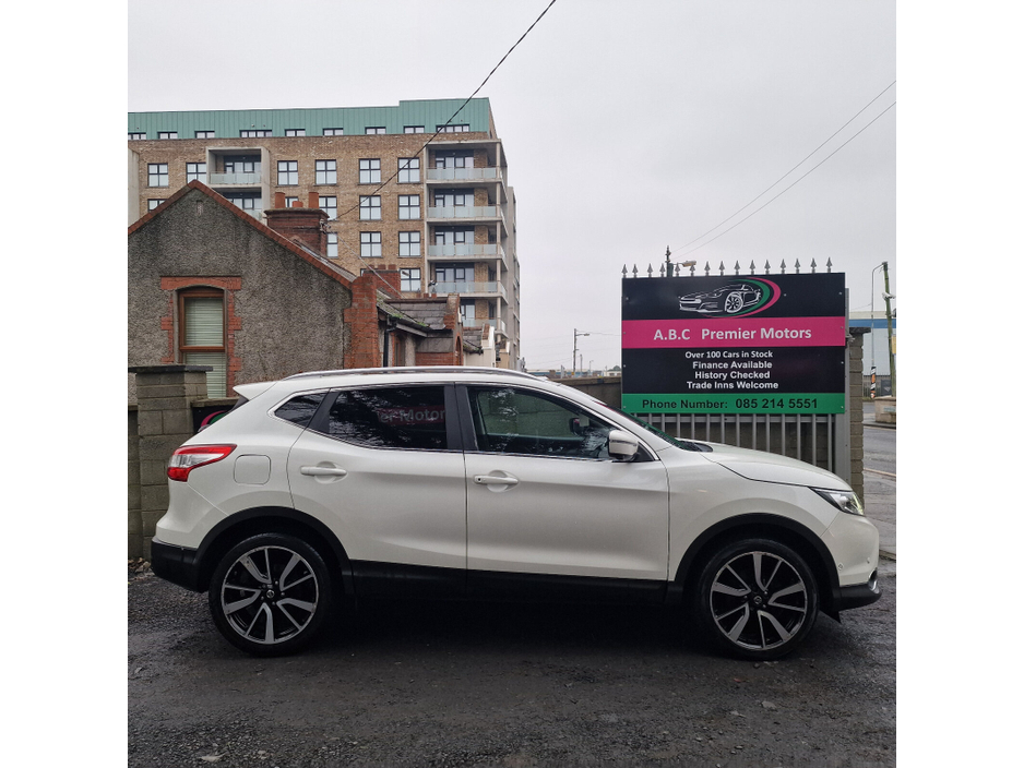2015 Nissan Qashqai 1.5 DSL XE €10,950