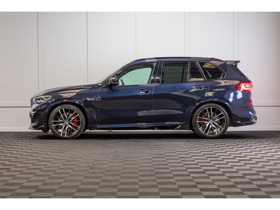 2022 BMW X5 - image 3