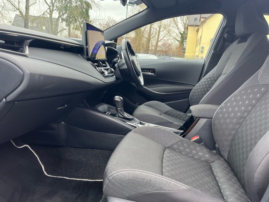 2023 Toyota Corolla - image 6