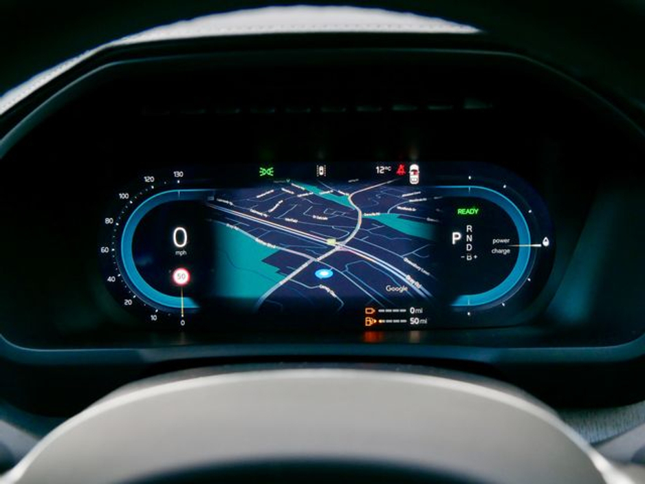 2025 Volvo XC90 - image 24