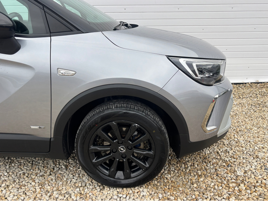 2022 Opel Crossland X - image 12