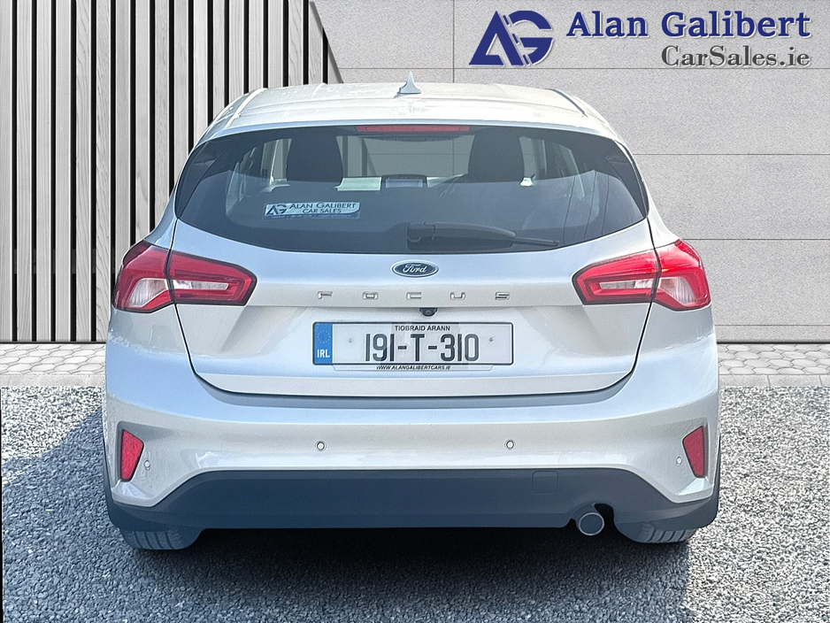 2019 Ford Focus - image 6