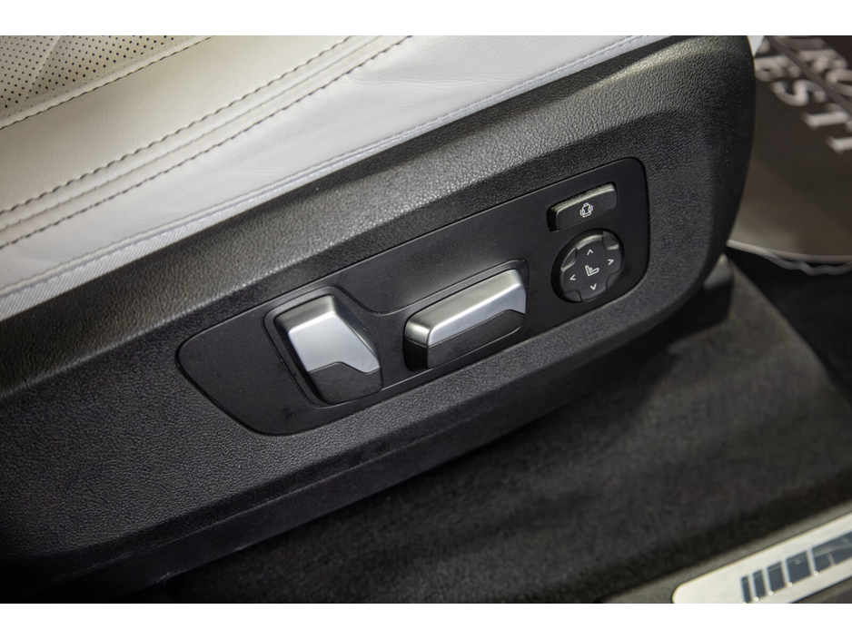 2024 BMW X5 - image 15