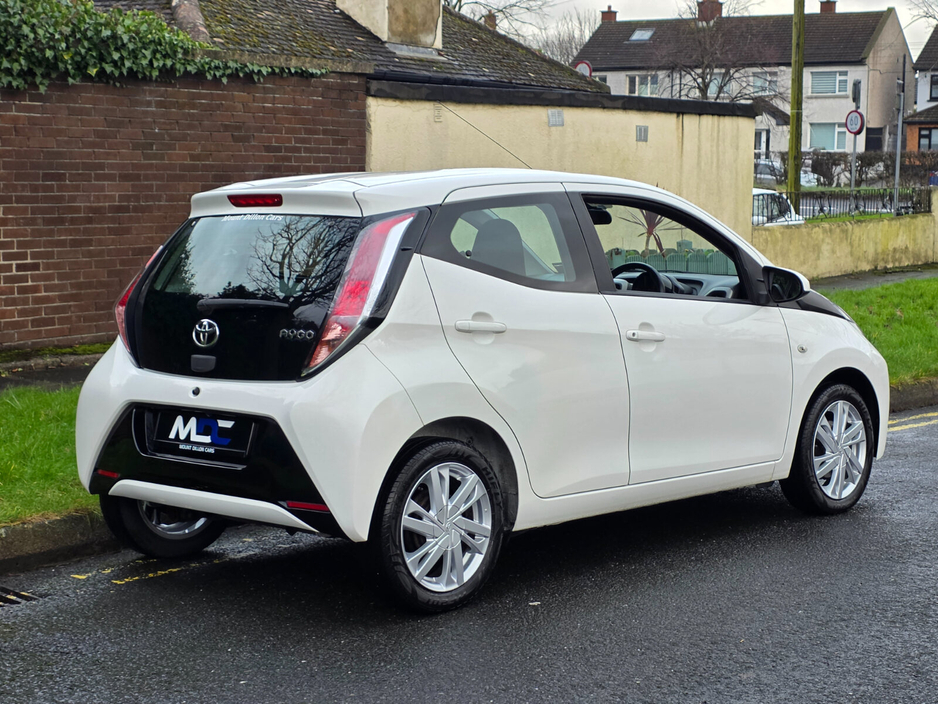 2017 Toyota Aygo 1.0 VVT-i x-play+ €8,450