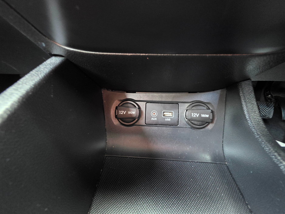 2016 Hyundai i20 - image 14