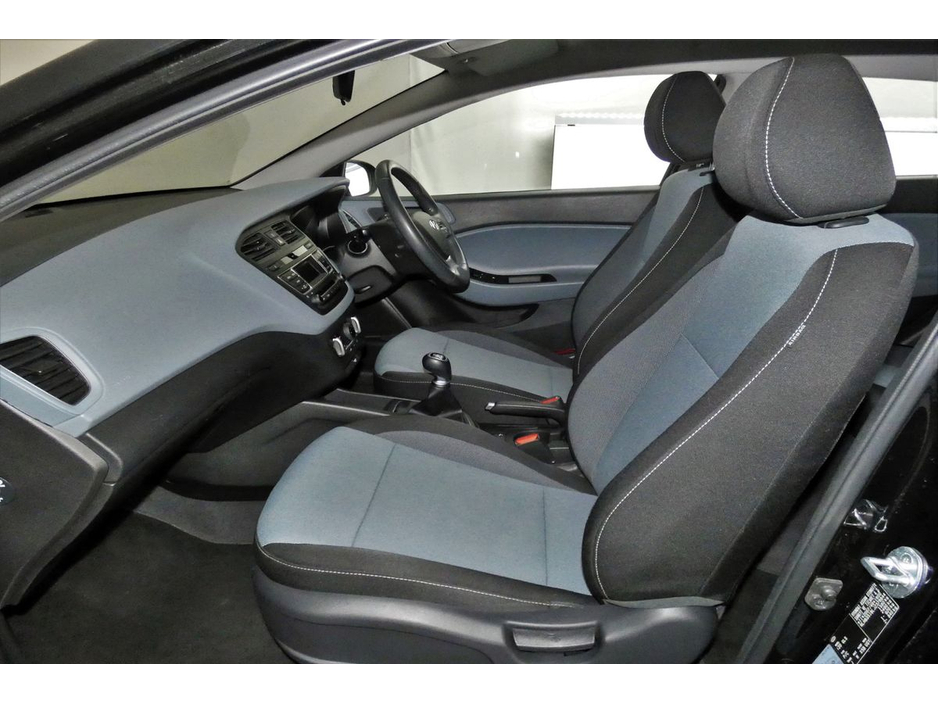 2018 Hyundai i20 - image 15