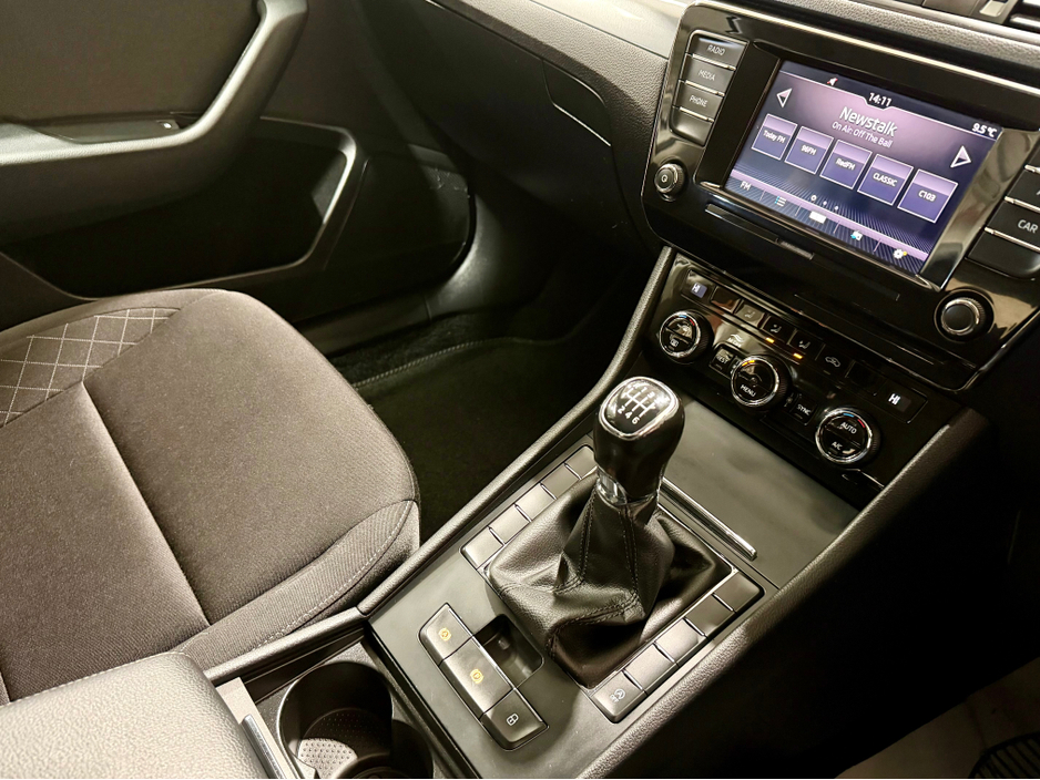 2018 Skoda Superb - image 6