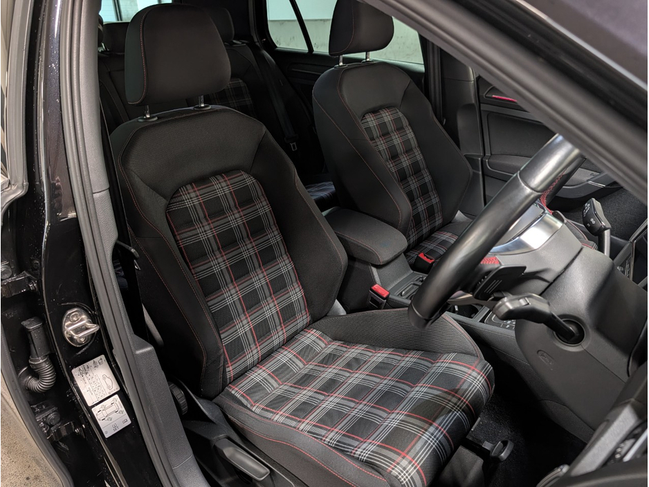 2018 Volkswagen Golf - image 17