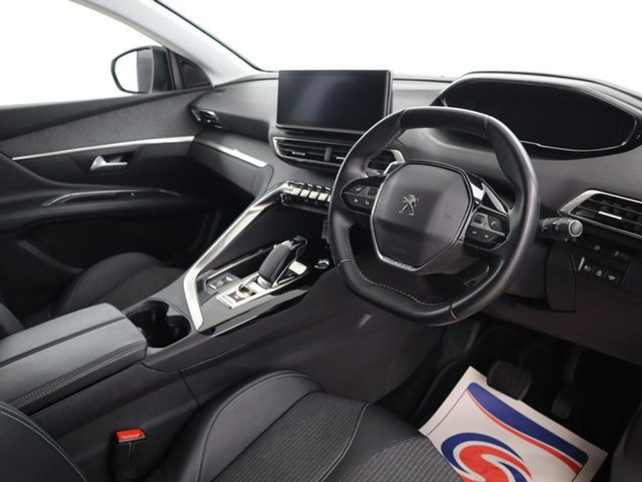 2021 Peugeot 3008 - image 9