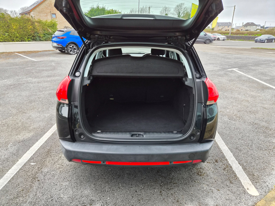 2016 Peugeot 2008 - image 6