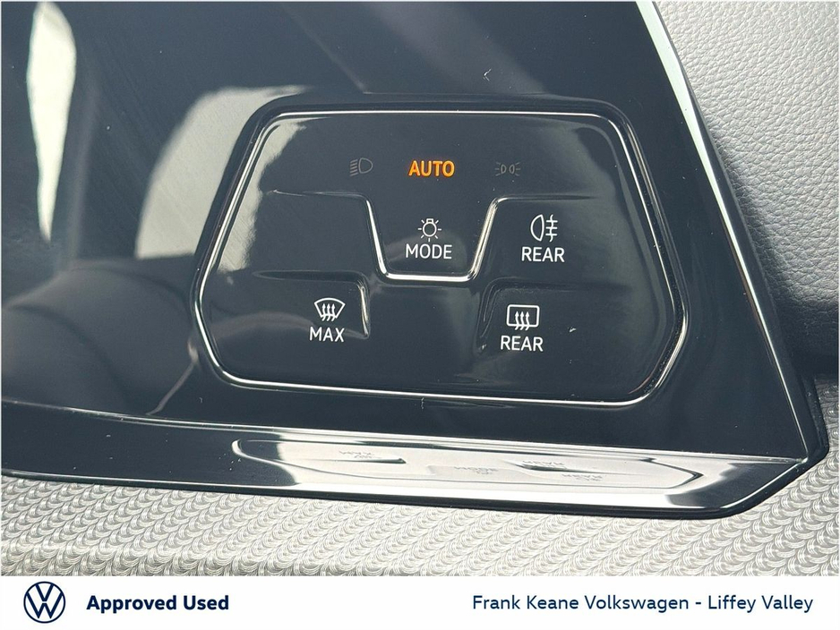 2023 Volkswagen Golf - image 19