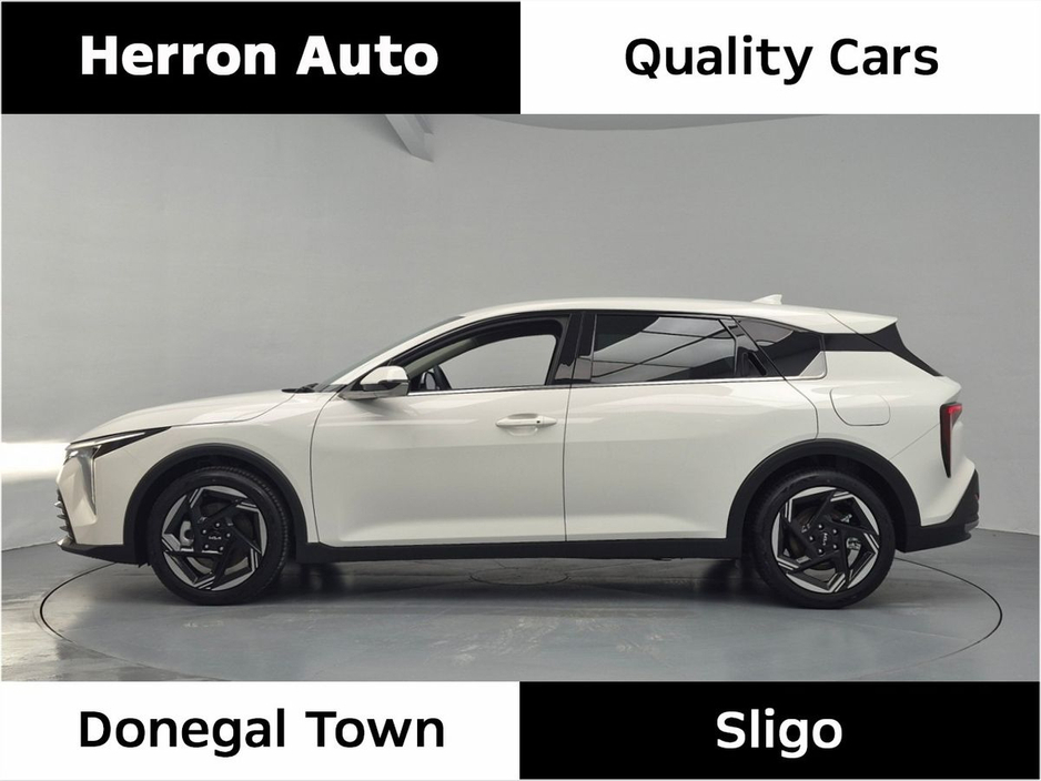 2026 Kia K4 - image 2