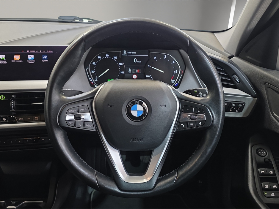 2020 BMW 1 Series - image 14