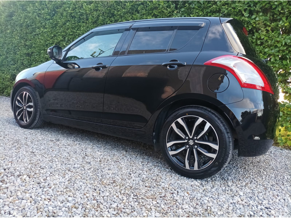 2016 Suzuki Swift 1.2 AUTOMATIC LEATHER AND SUEDE INTERIOR CRUISE CONTROL REVERSE CAMERA TOUCHSCREEN RADIO WITH APPLE CAR PLAY & ANDROID AUTO FACTORY IMMOBILISER KEYLESS ENTRY 2 YEARS NCT & 1 YEARS ROAD TAX €12,395