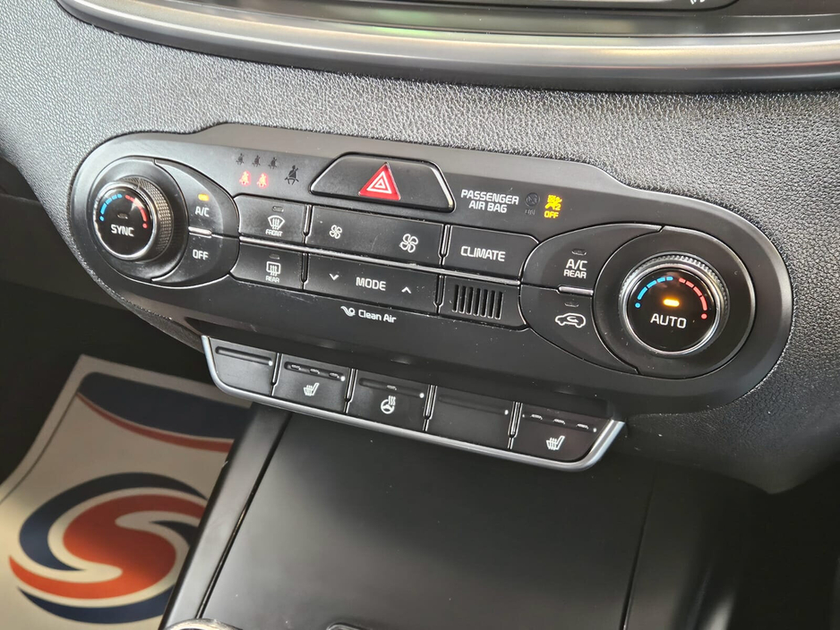 2015 Kia Sorento - image 11