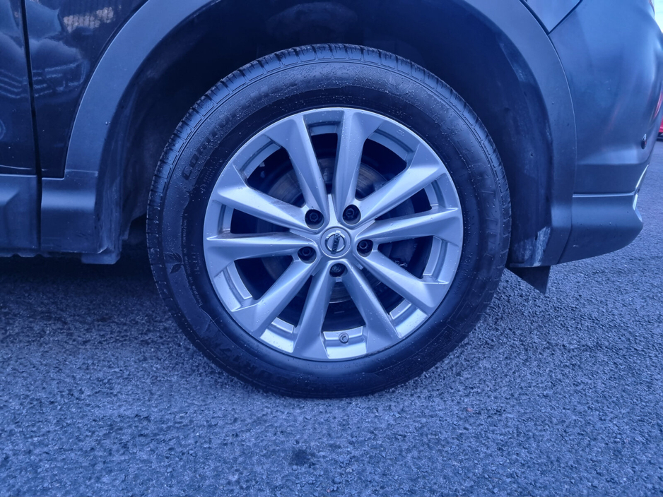 2015 Nissan Qashqai - image 11