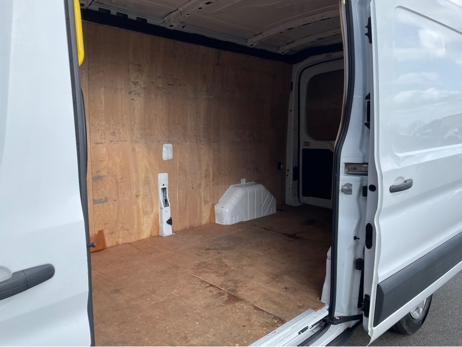 2016 Ford Transit - image 12