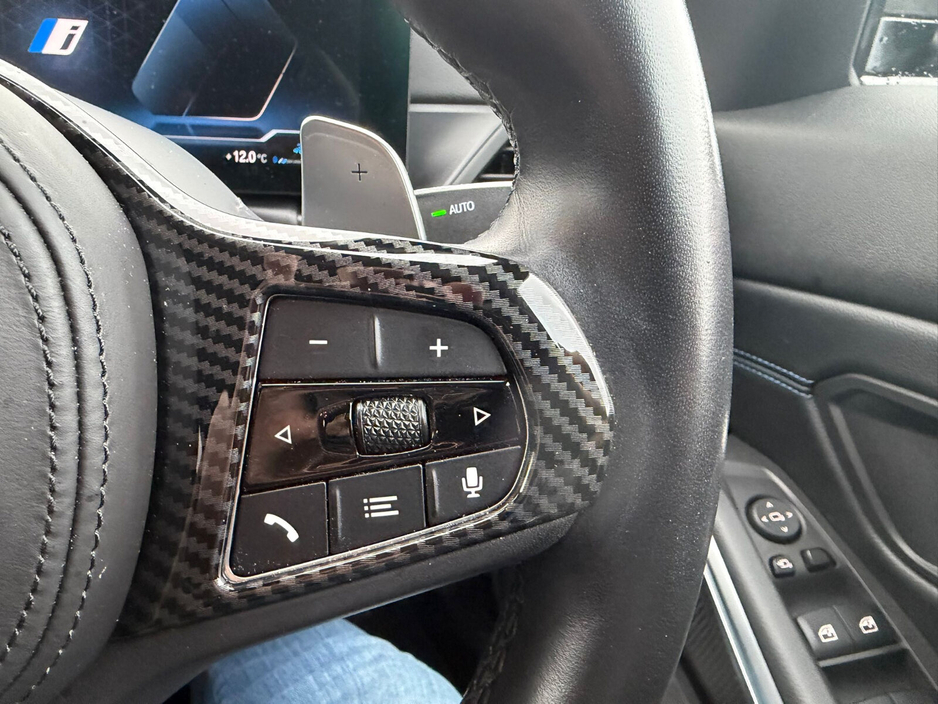 2023 BMW 3 Series - image 14