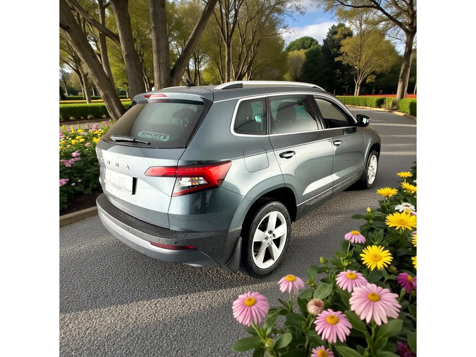 2021 Skoda Karoq - image 4